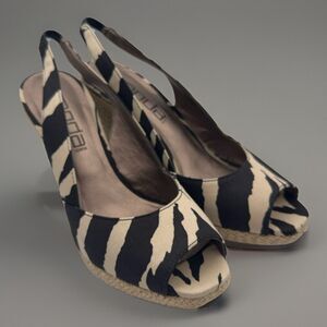 Moda Spana Zebra Espadrille Wedge Sandals Peep Toe Slingback Women’s 6 M Blk Wht